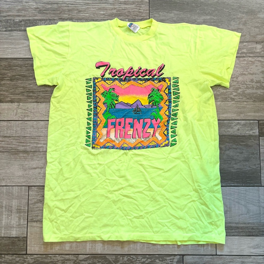 VINTAGE TROPICAL TEE